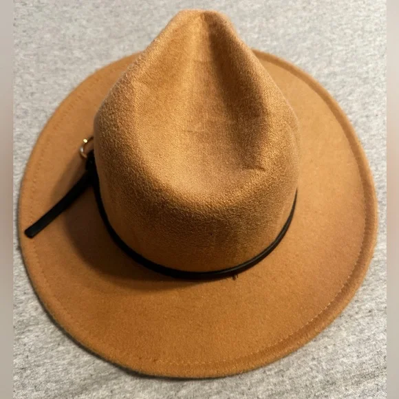 Women’s Charlotte Russe Fedora w Black Leather & Gold Metal Band, Camel, 7”x8” - Picture 3 of 6